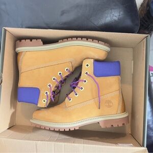 Timberland Women's 6-Inch Premium Boots - Wheat